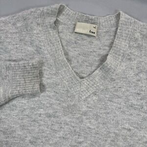 Wilfred Free Aritzia Women's Small Wool Pullover V-Neck Sweater Long Sleeve